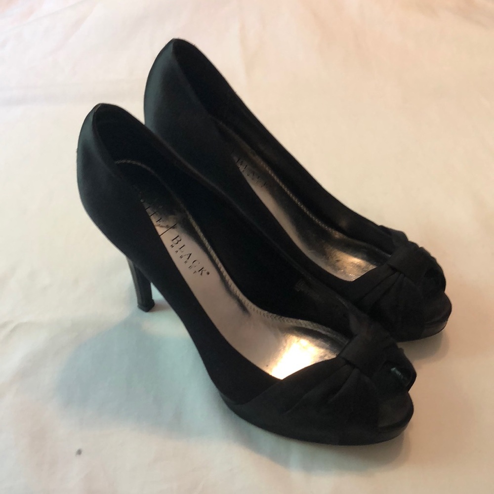 White House Black Market black satin pumps
